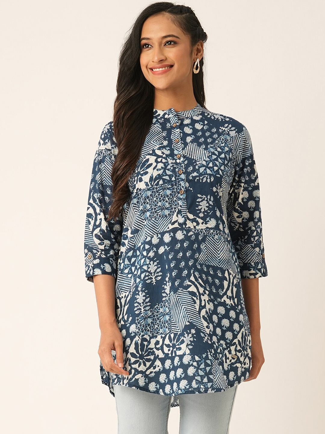 

ODETTE Floral Printed Flared Sleeves Cotton Sequinned Kurta, Blue