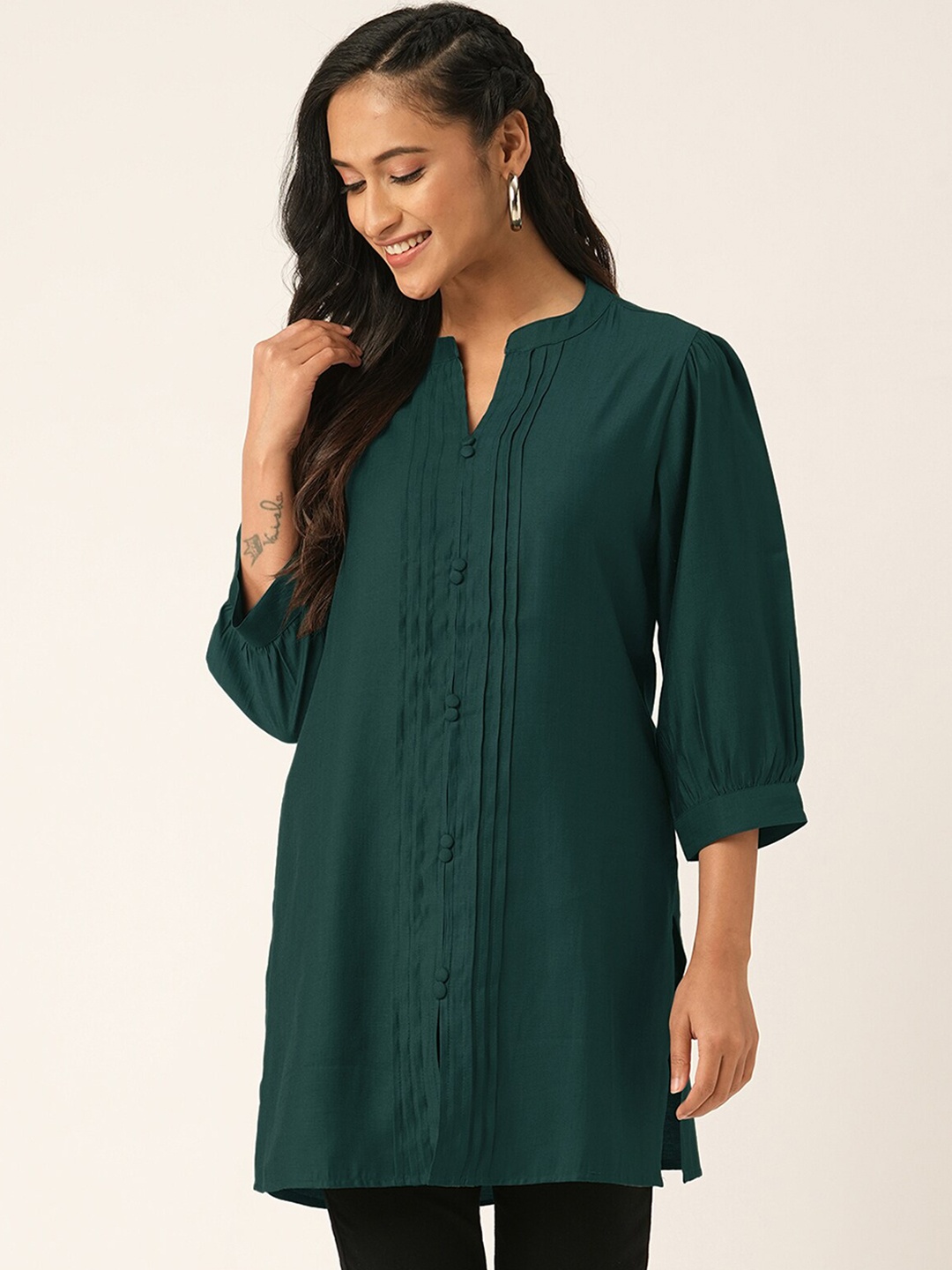 

ODETTE Thread Work Short Straight Kurta, Green