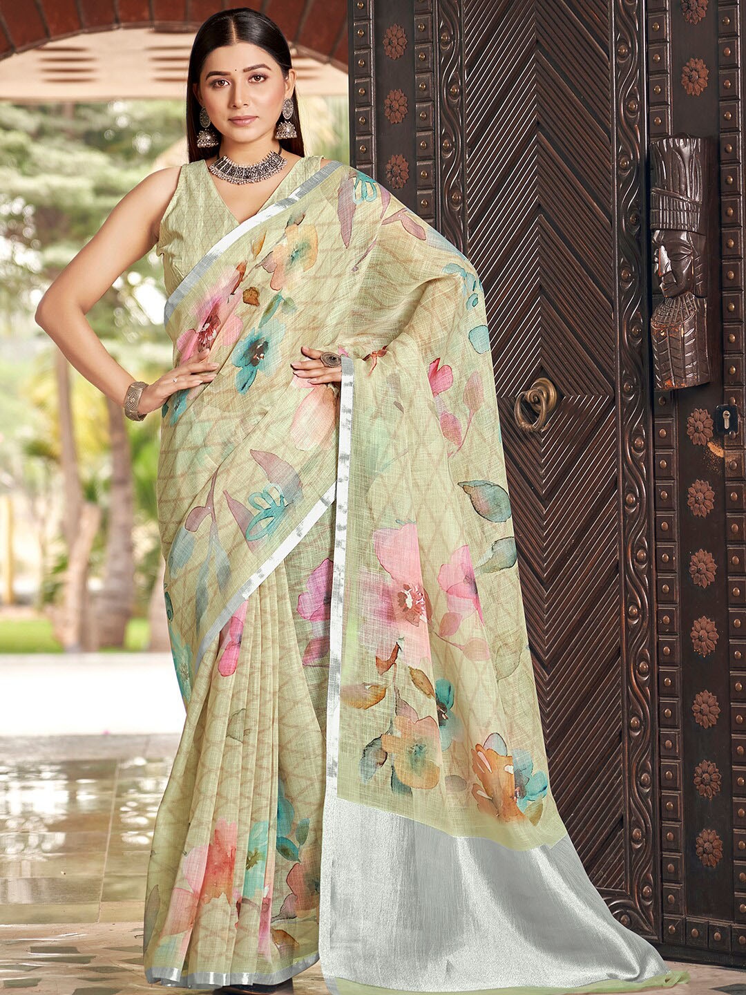 

Vishudh Floral Zari Saree, Green