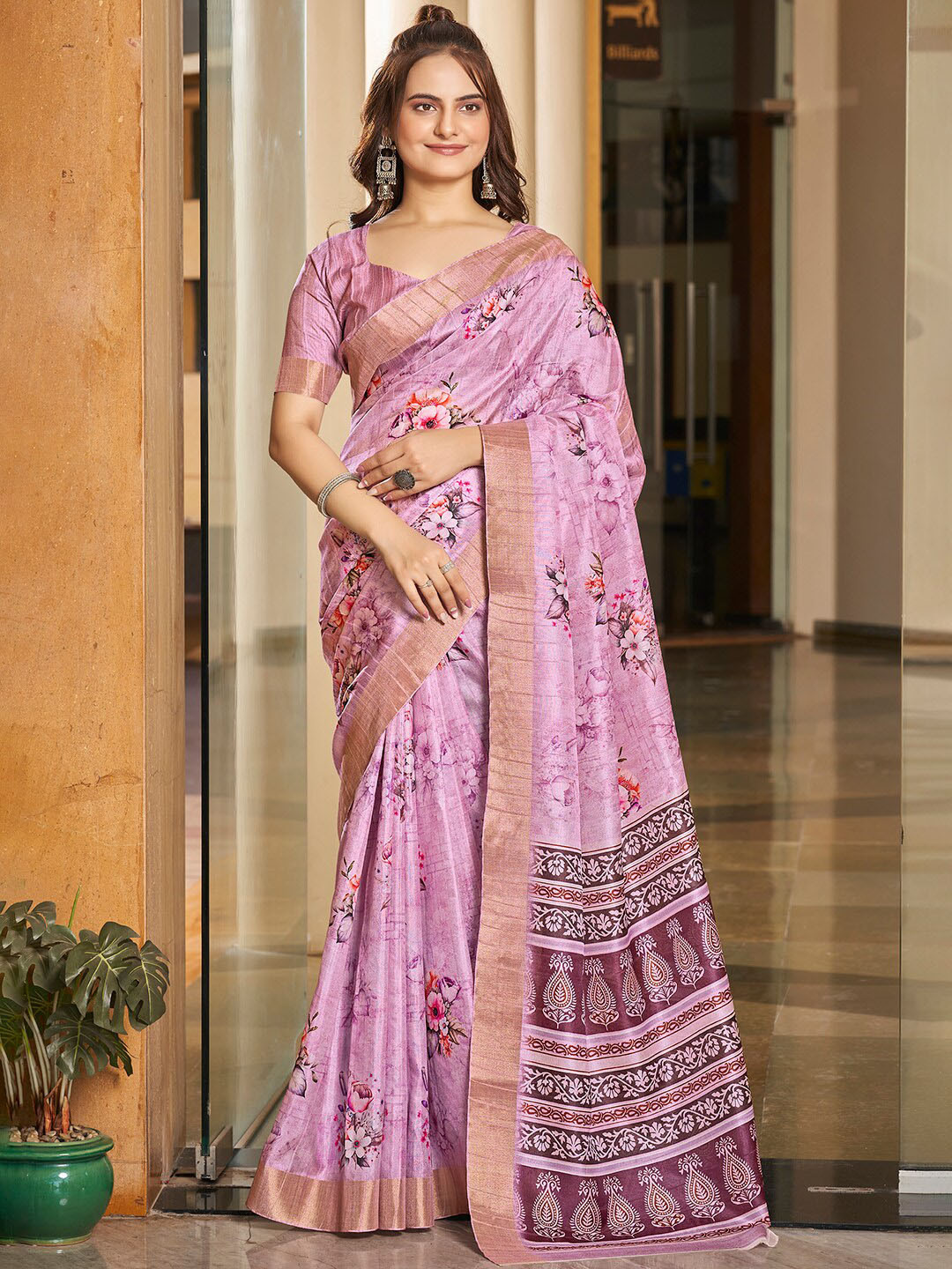 

Vishudh Floral Printed Zari Saree, Pink