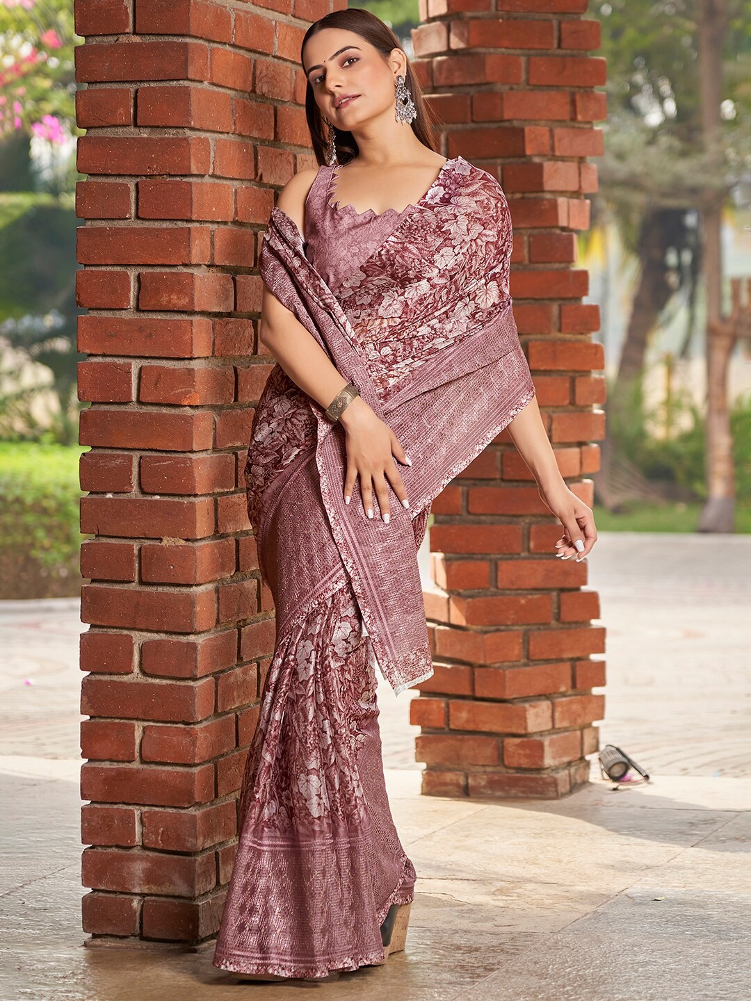 

Vishudh Floral Printed Embroidered Saree, Pink