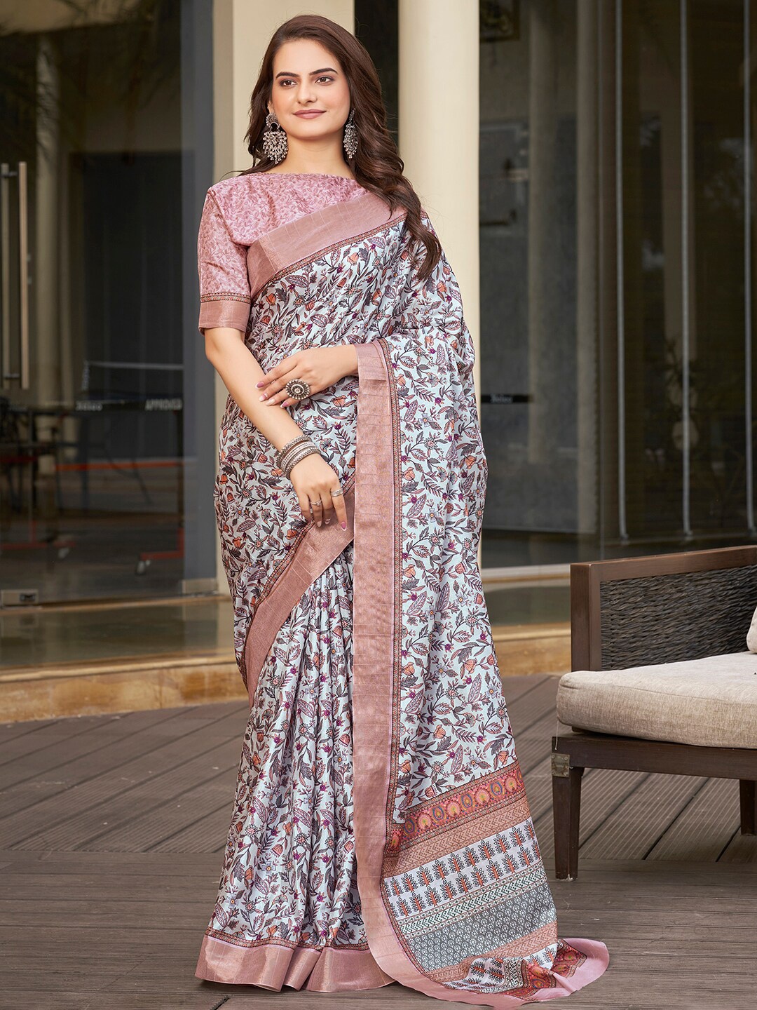 

Vishudh Floral Printed Zari Saree, Blue