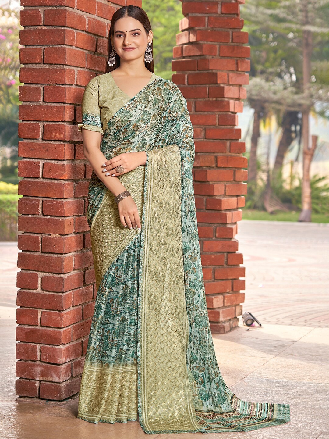 

Vishudh Floral Printed Saree, Green