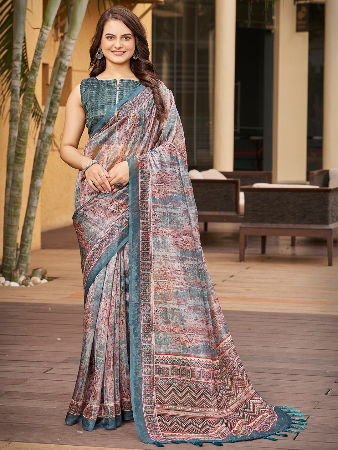 

Vishudh Abstract Printed Saree, Blue