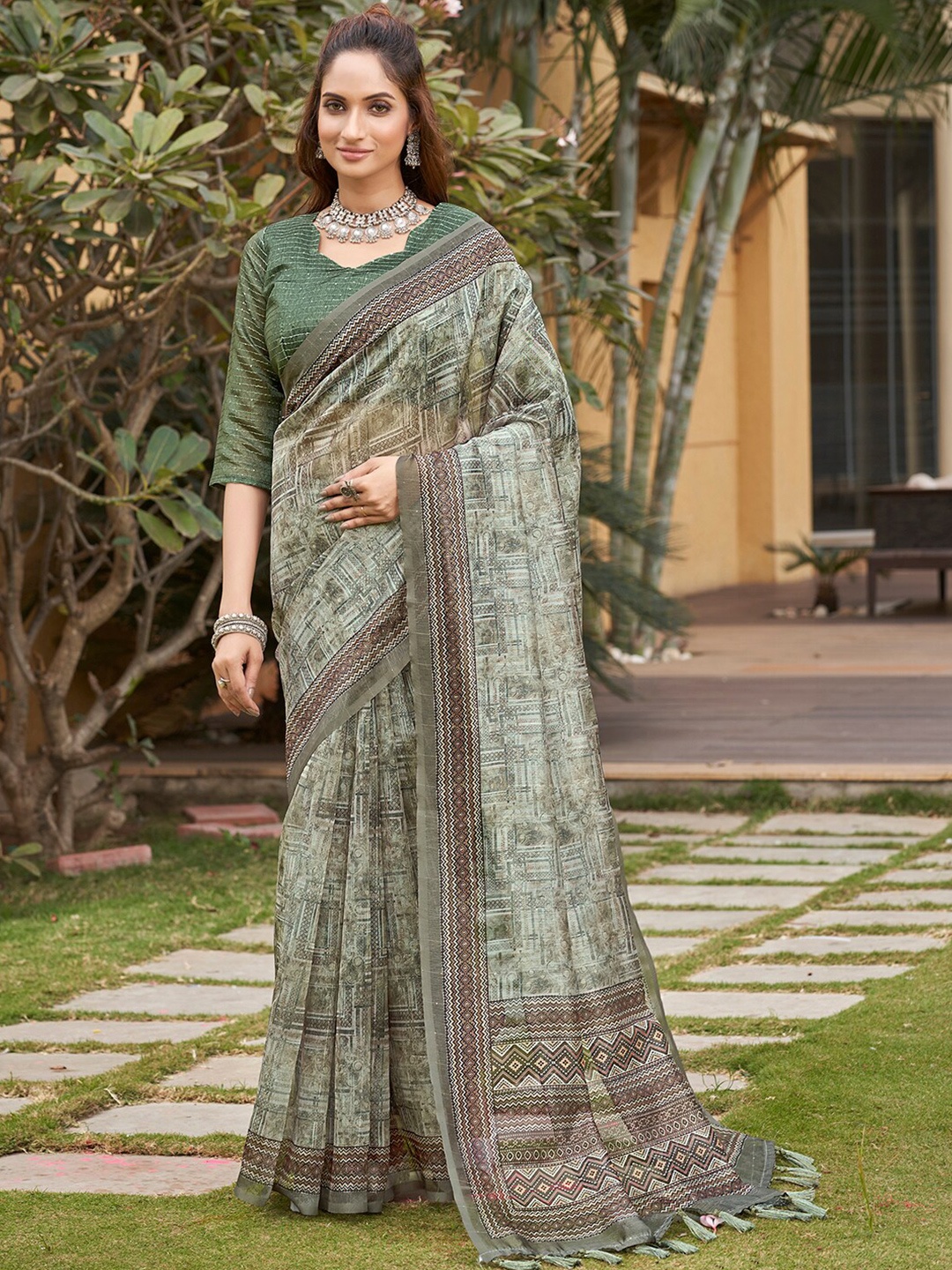 

Vishudh Abstract Printed Saree, Green