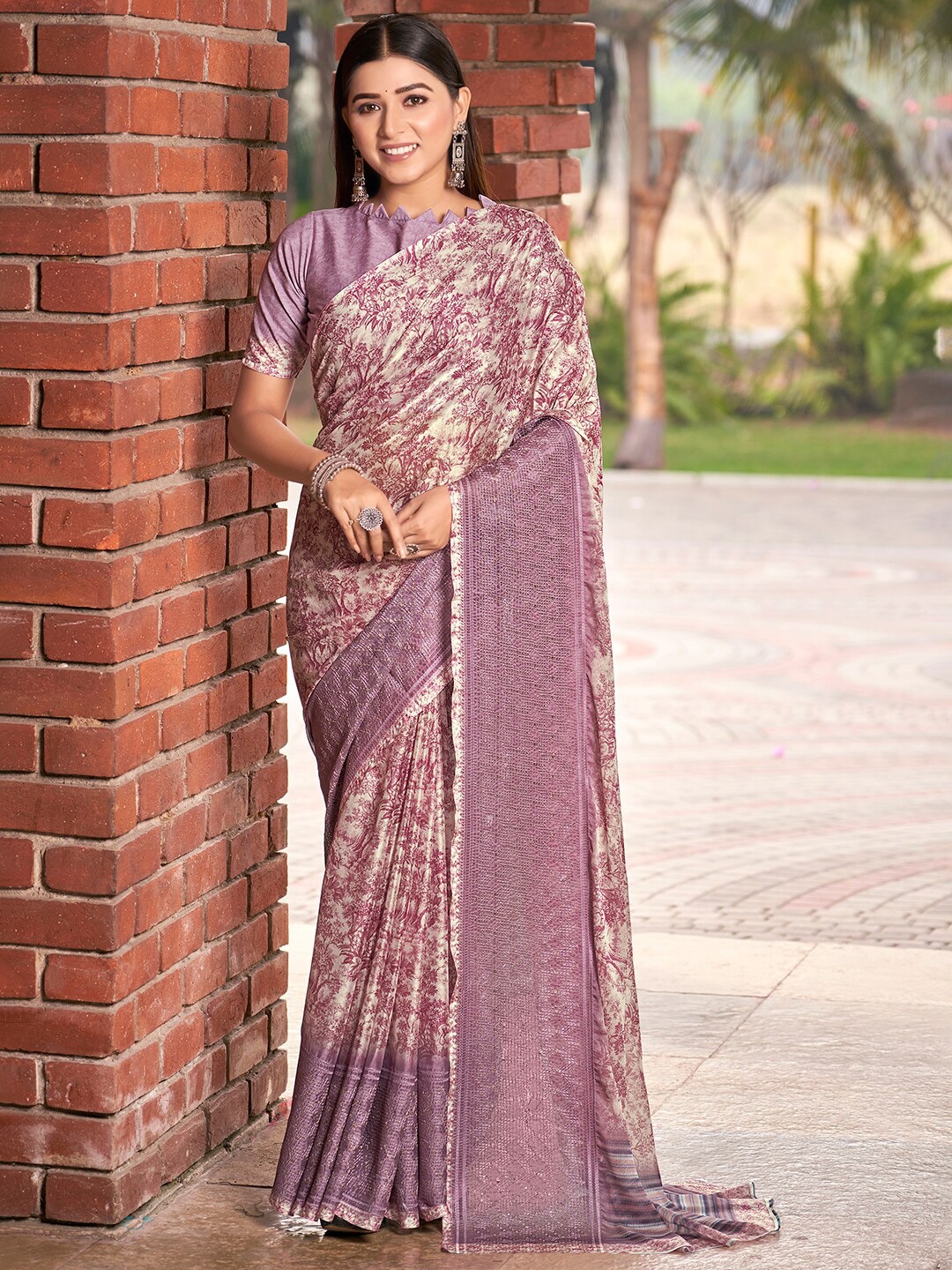 

Vishudh Abstract Printed Saree, Lavender