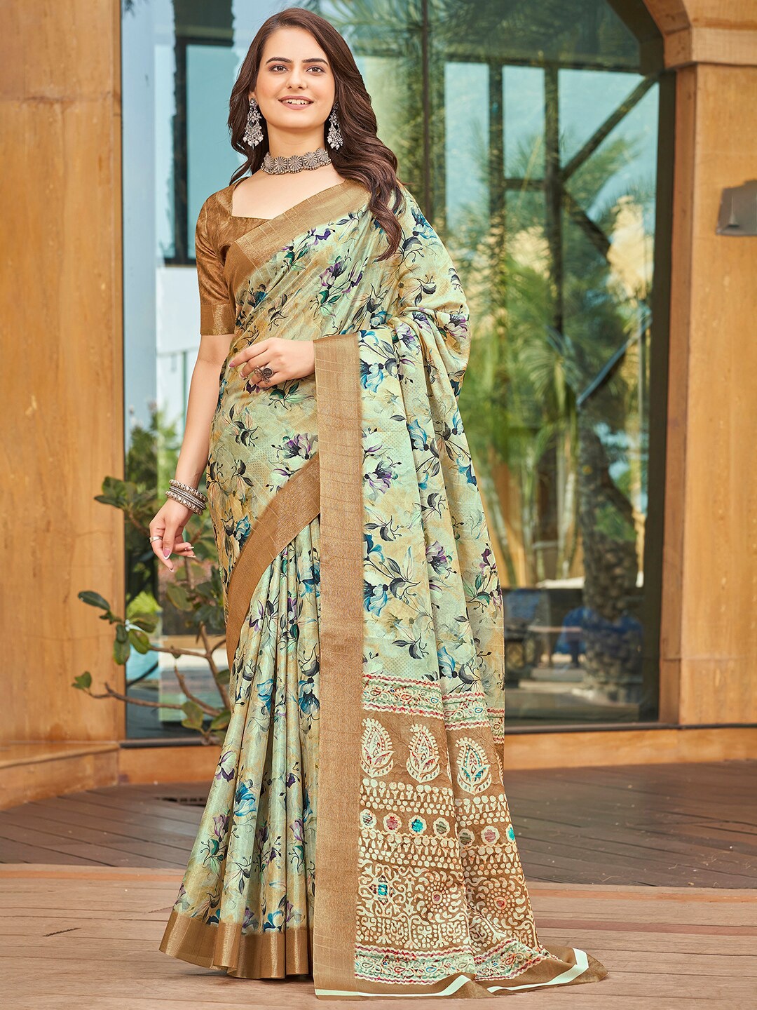 

Vishudh Floral Printed Zari Saree, Green