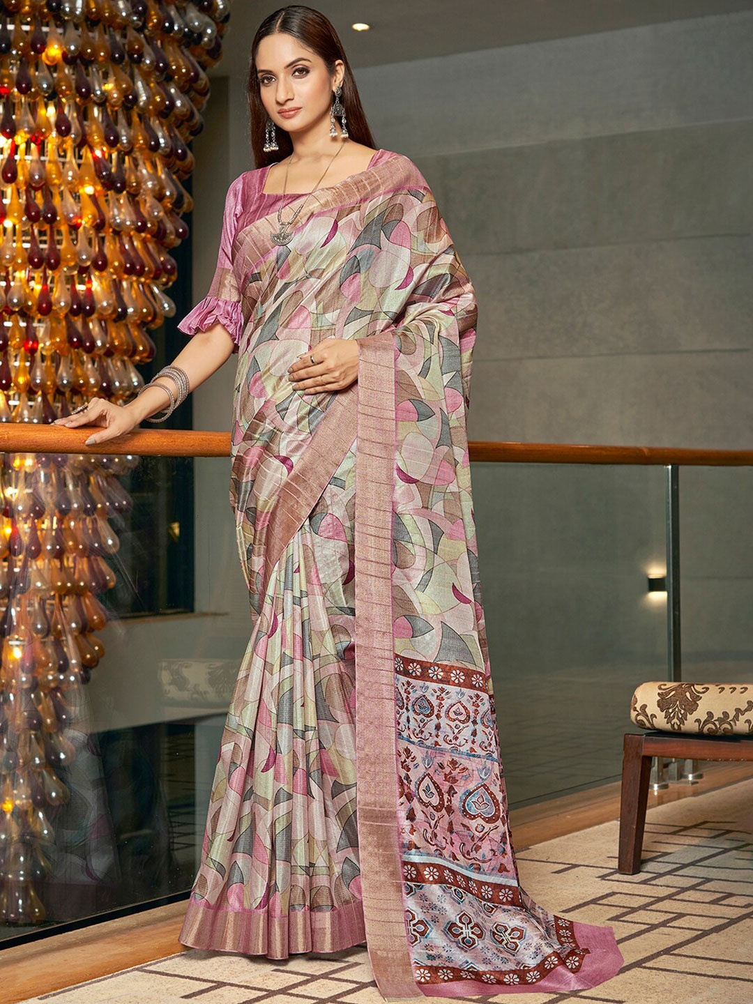 

Vishudh Abstract Printed Zari Saree, Pink