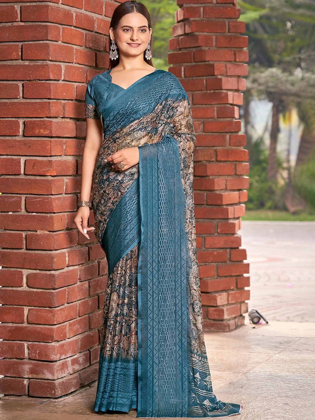 

Vishudh Blue Floral Printed Saree
