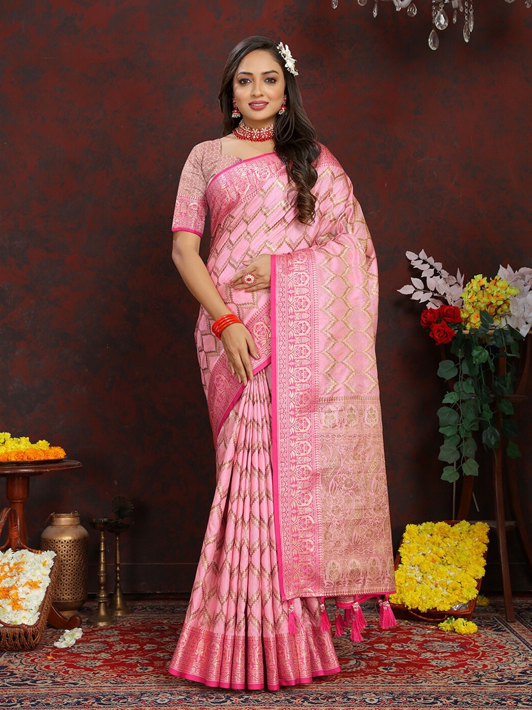 

MARGI DESIGNERS Ethnic Motifs Woven Design Zari Art Silk Kanjeevaram Saree, Pink