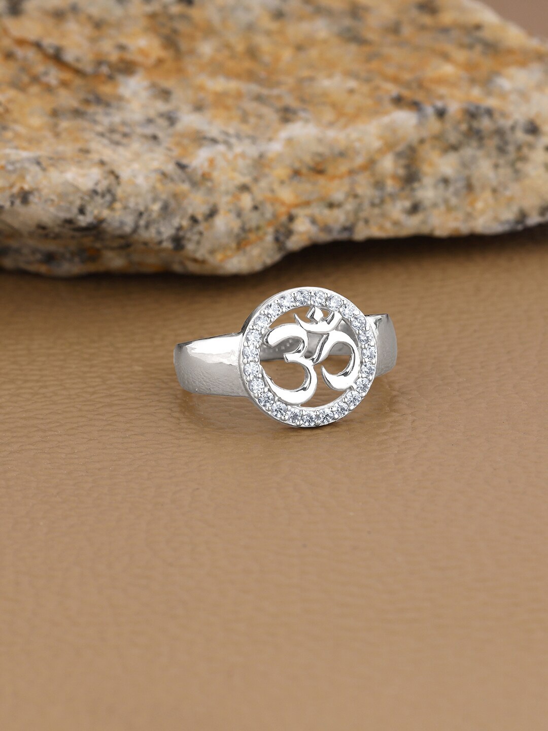 

GIVA 925 Sterling Silver Rhodium-Plated Divine Om Ring