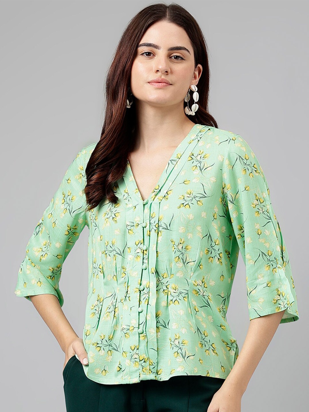 

Latin Quarters Floral Printed Three-Quarter Sleeves V-Neck Top, Green