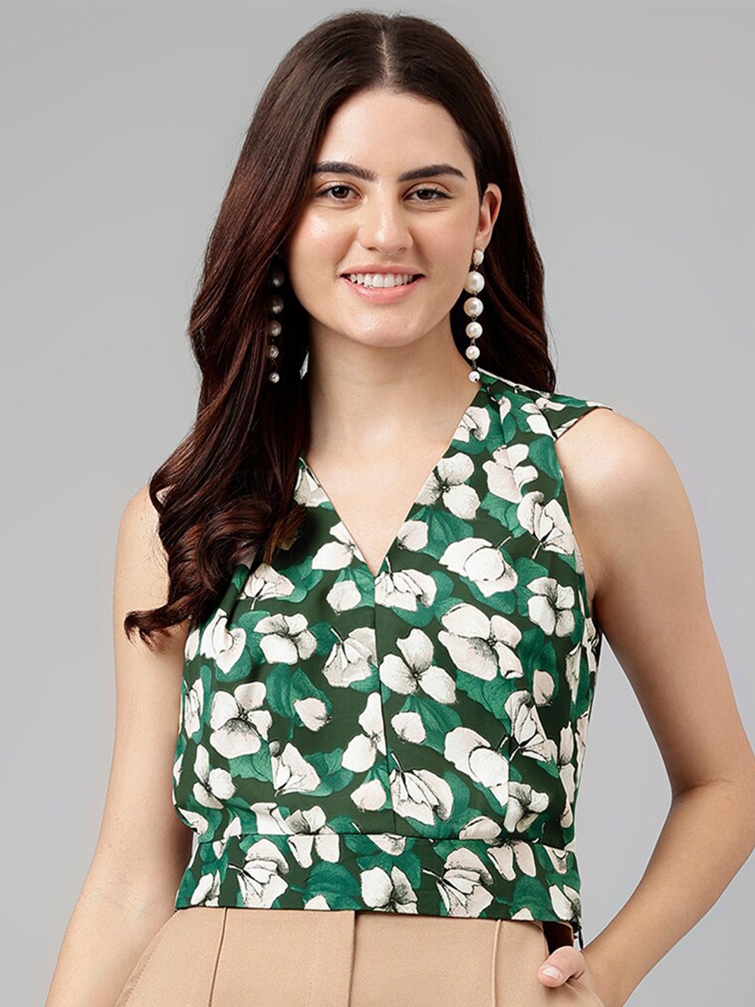 

Latin Quarters Floral Print V-Neck Sleeveless Top, Green