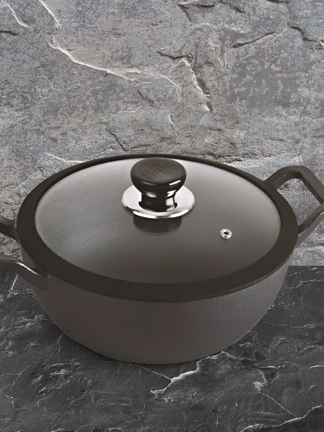 

Cello Black & Silver-Toned Aluminium Kadhai With Glass Lid 2.4 L