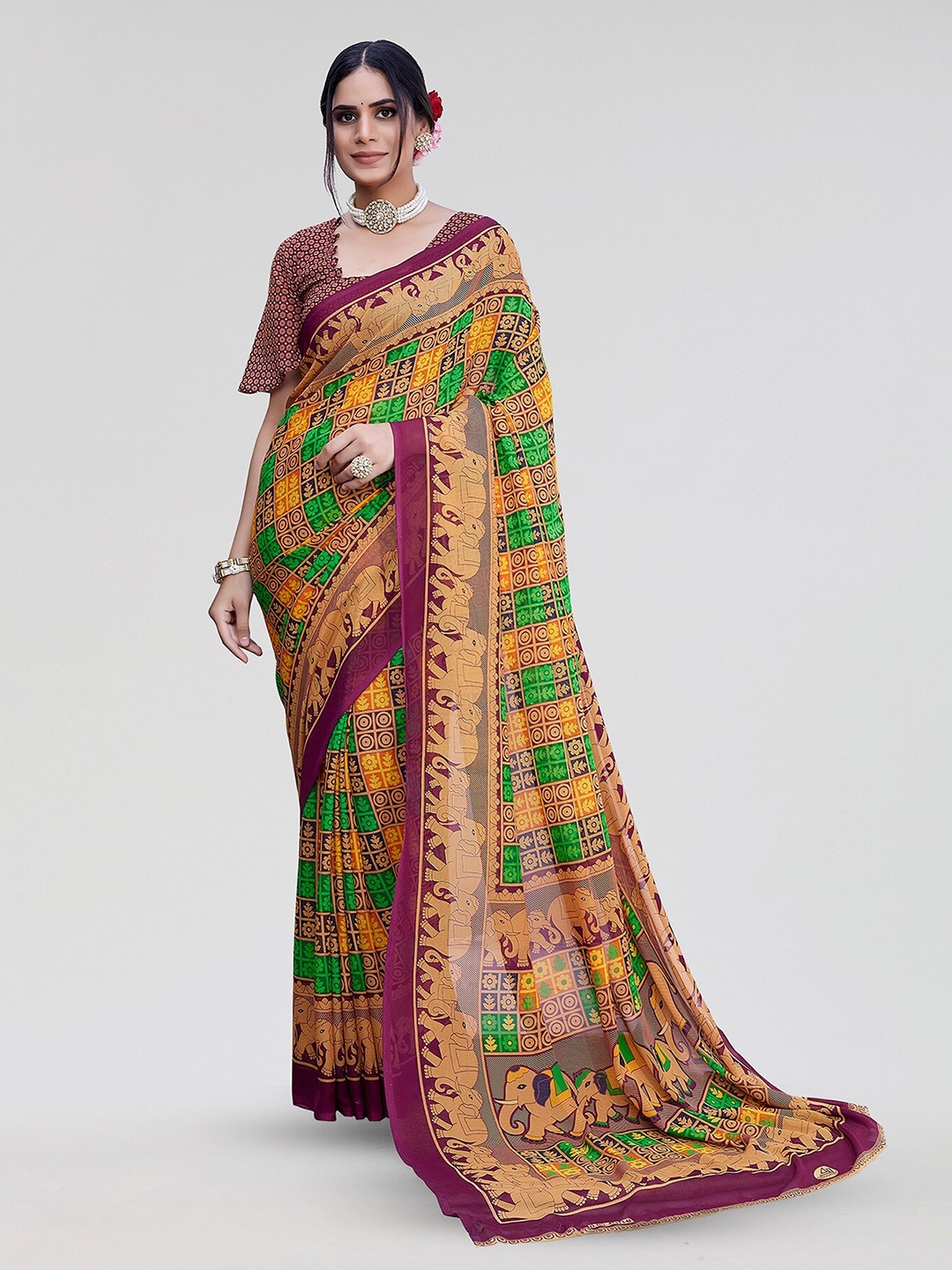 

Yashika Floral Printed Saree, Maroon