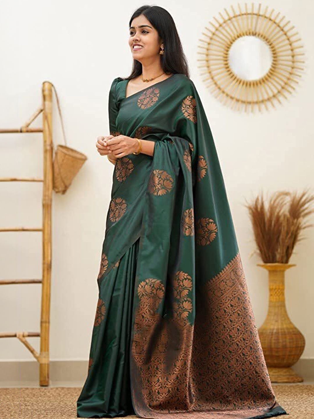 

Yashika Woven Design Zari Kanjeevaram Saree, Green