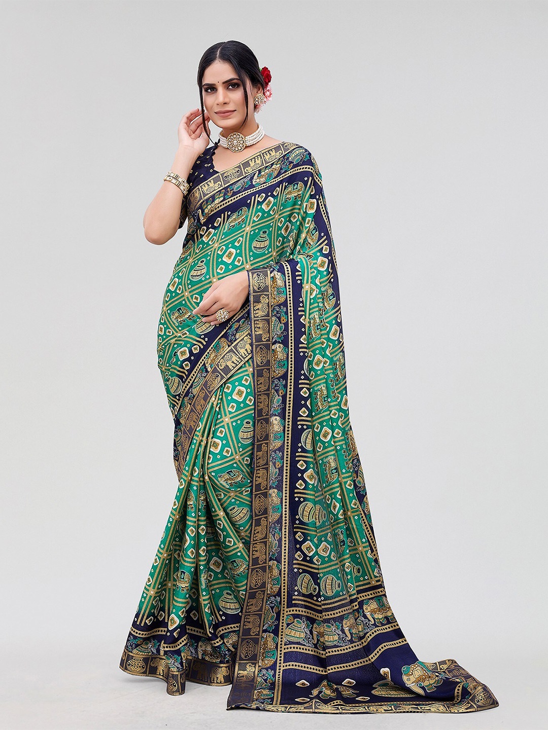 

Yashika Bandhani Zari Patola Saree, Navy blue
