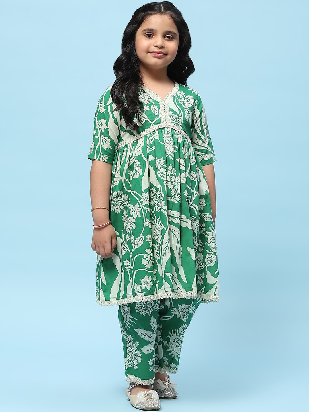 

Biba Girls Floral Printed Empire Thread Work Pure Cotton Anarkali Kurta With Trouser, Green