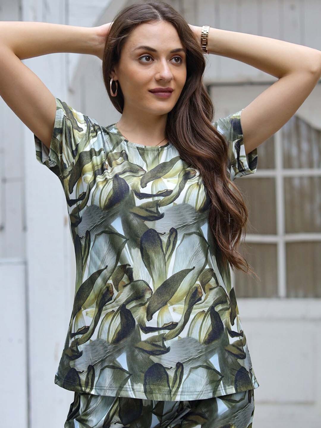

Siya Fashion Printed T-Shirt With Trousers, Green