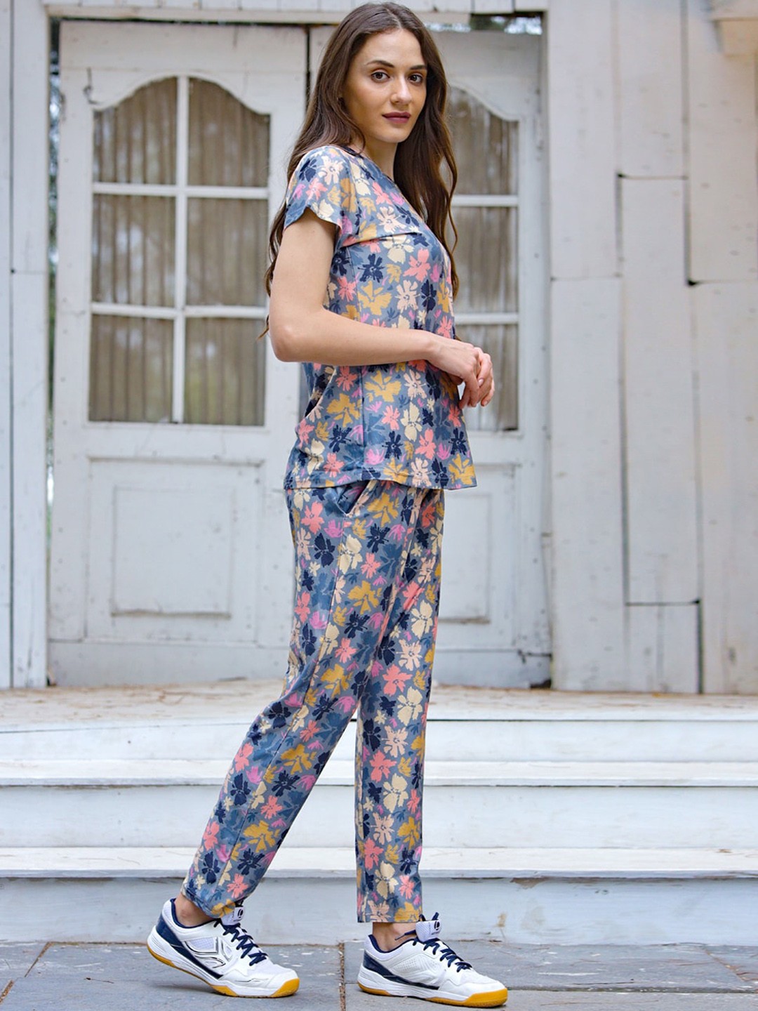 

Siya Fashion Printed T-Shirt With Trousers, Blue