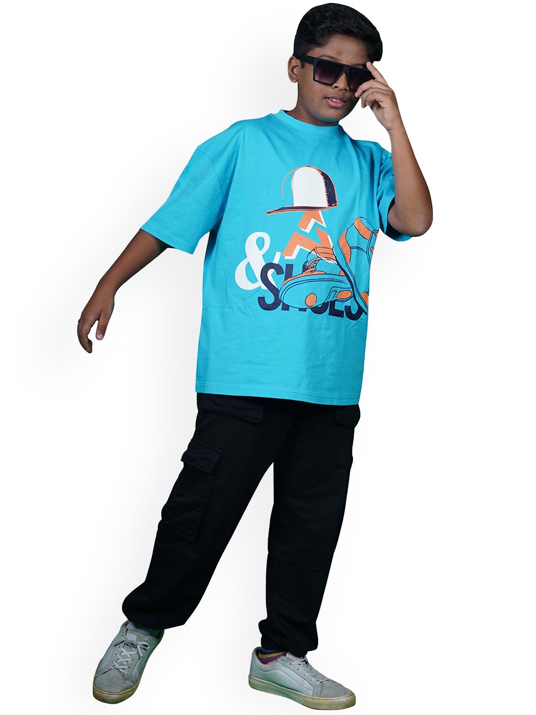 

AMPED Boys Printed Pure Cotton T-Shirt With Cargo Pant, Blue
