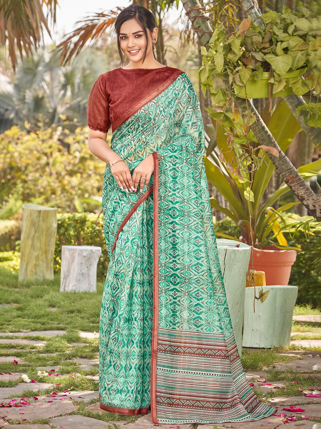 

Vishudh Abstract Printed Zari Saree, Blue