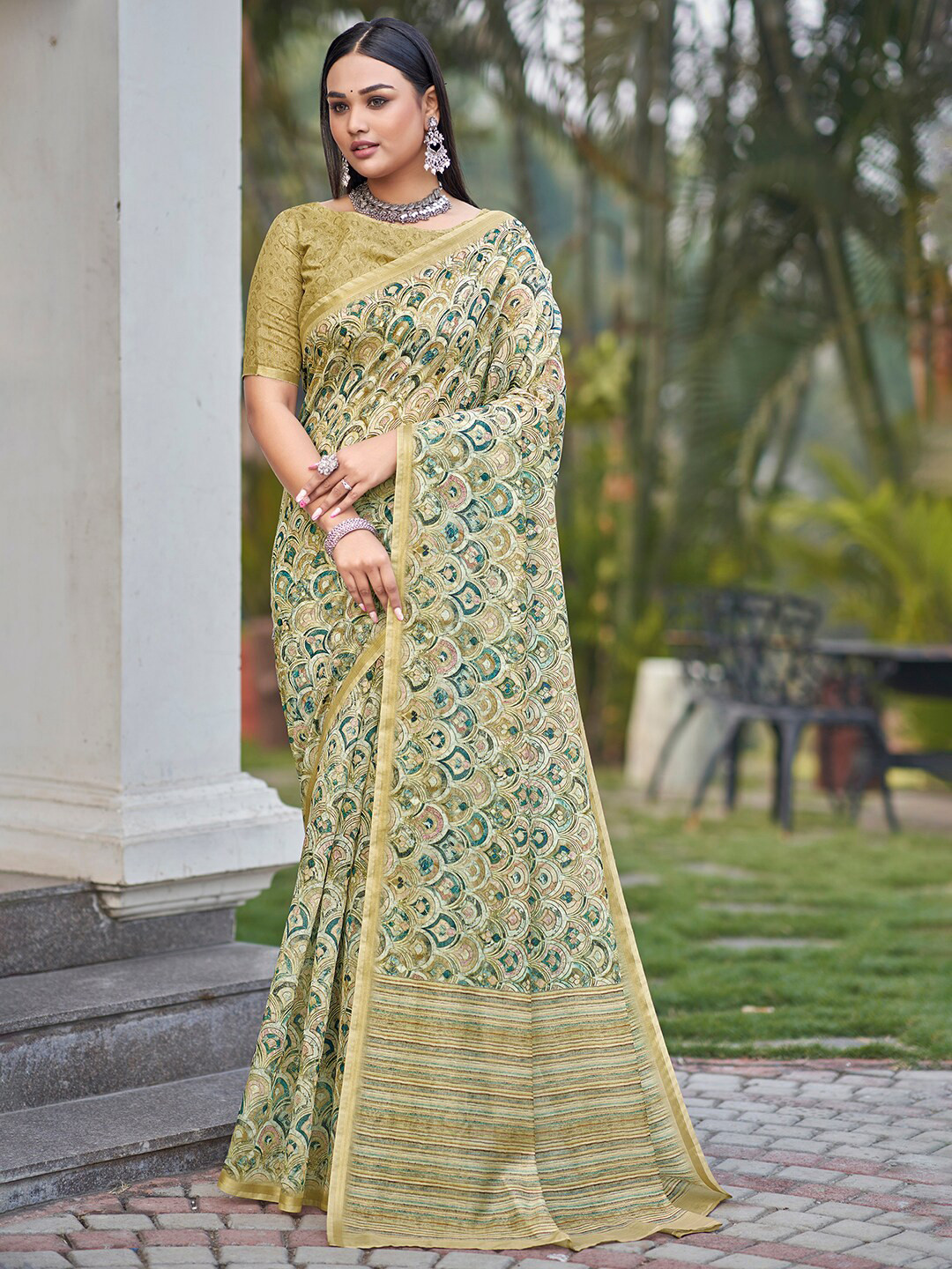 

Vishudh Abstract Printed Saree, Green