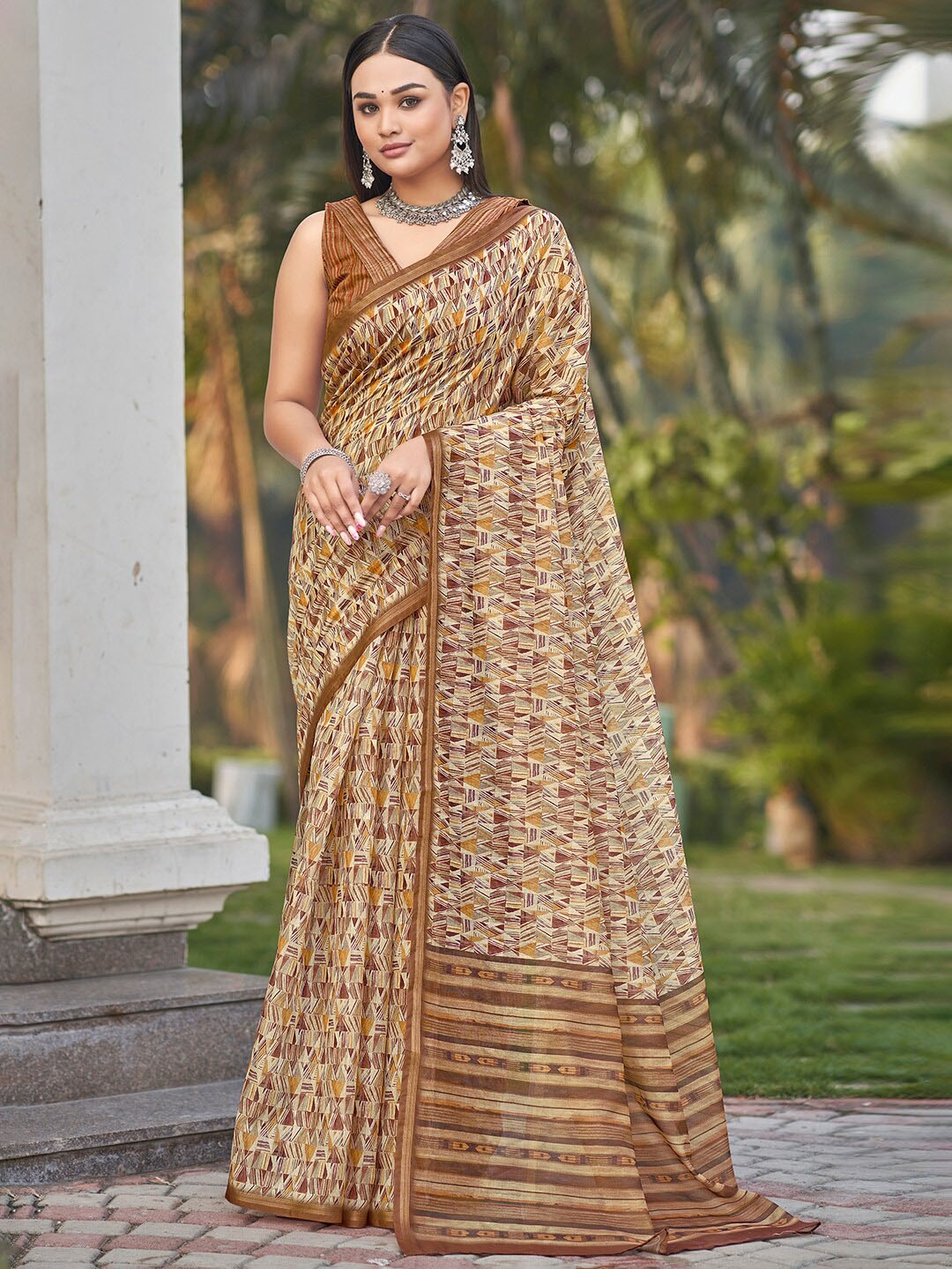 

Vishudh Geometric Printed Zari Saree, Brown