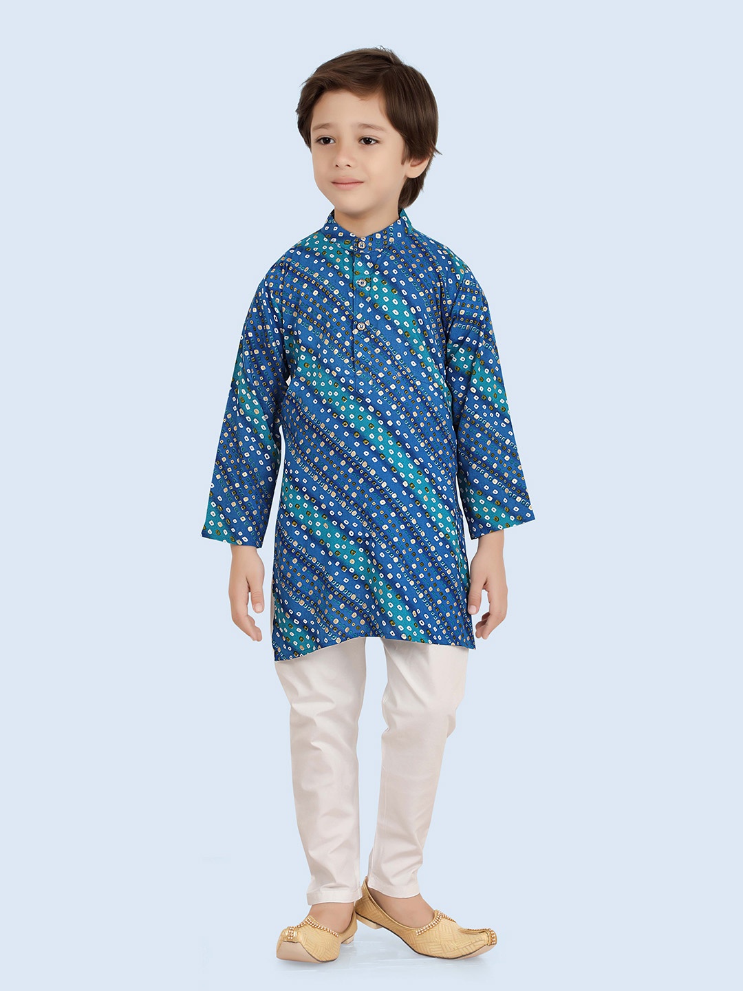

Ethniks Neu-Ron Boys Bandhani Printed Mandarin Collar Pure Cotton Kurta Set, Blue