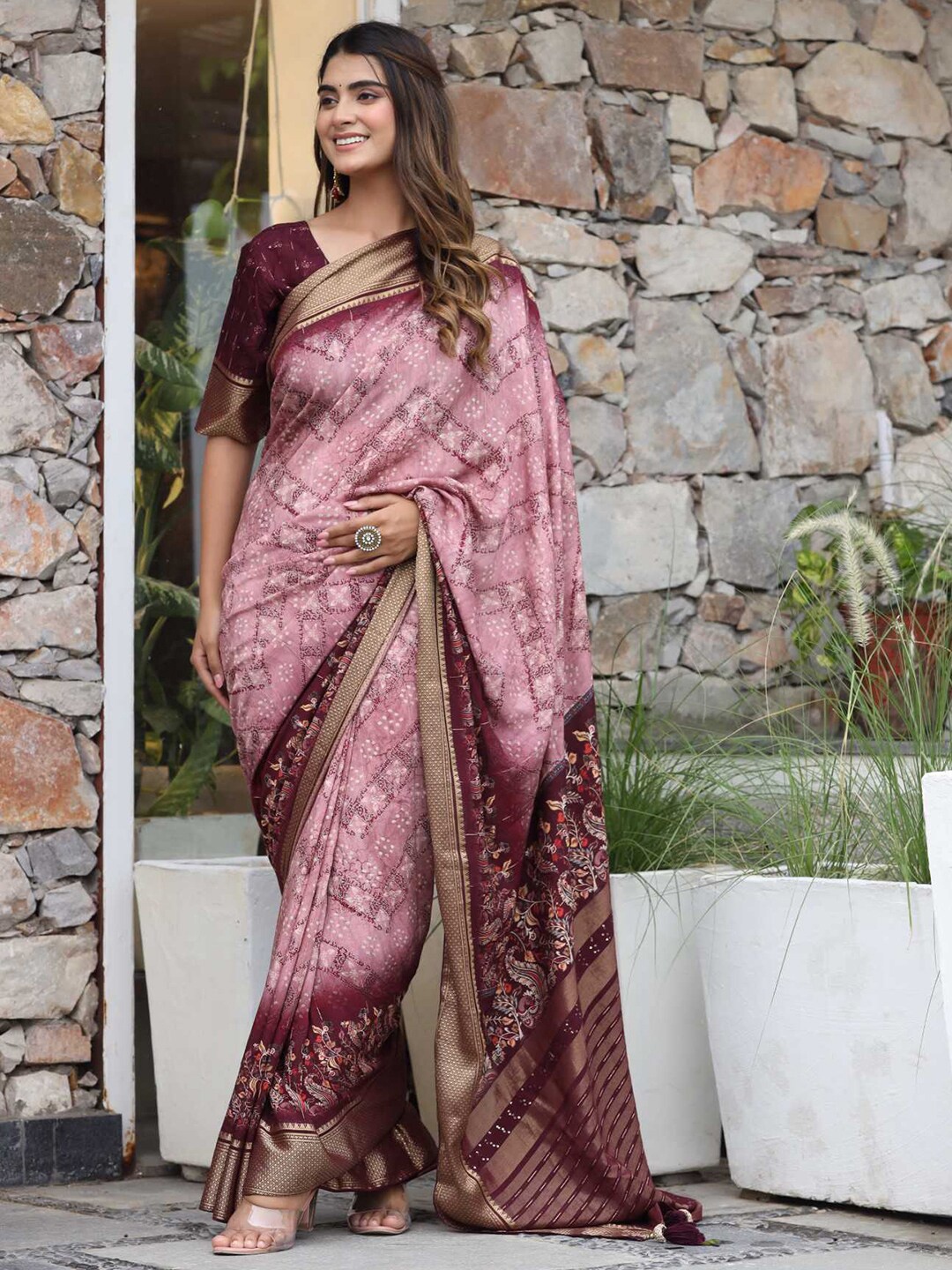 

Aanys Culture Floral Zari Saree, Pink