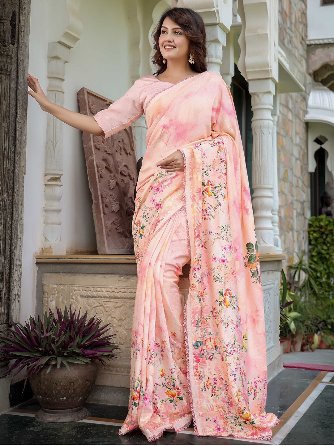

Aanys Culture Floral Printed Saree, Pink