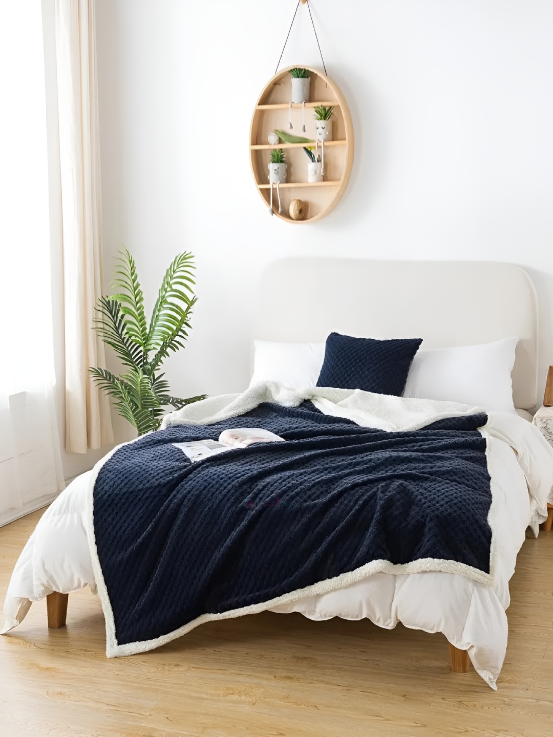 

Butterthief Navy Blue & White Geometric Heavy Winter 400 GSM Double Bed Blanket