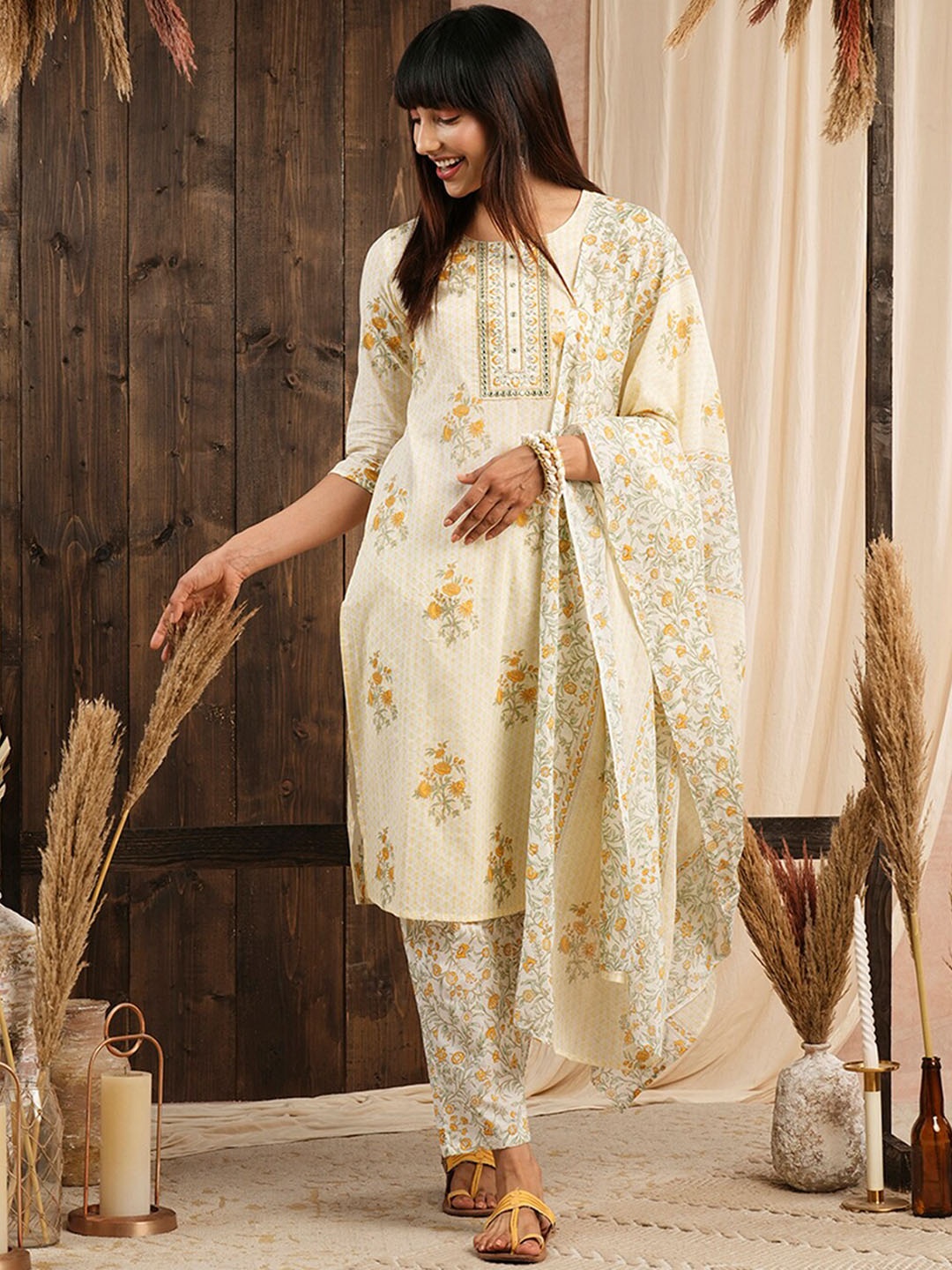 

ODETTE Floral Printed Regular Straight Kurta With Trousers & Dupatta, Off white