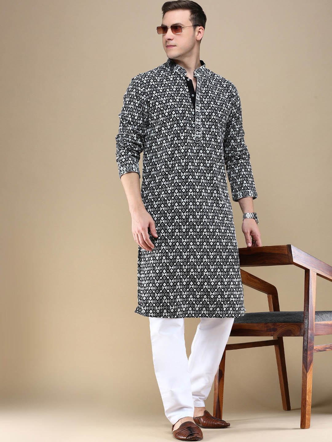 

Anouk Printed Mandarin Collar Straight Kurta, Black