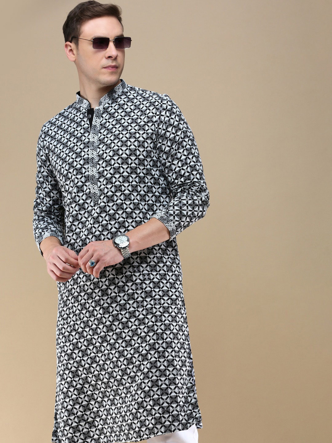 

Anouk Black Ethnic Motifs Embroidered Mandarin Collar Chikankari Straight Kurta