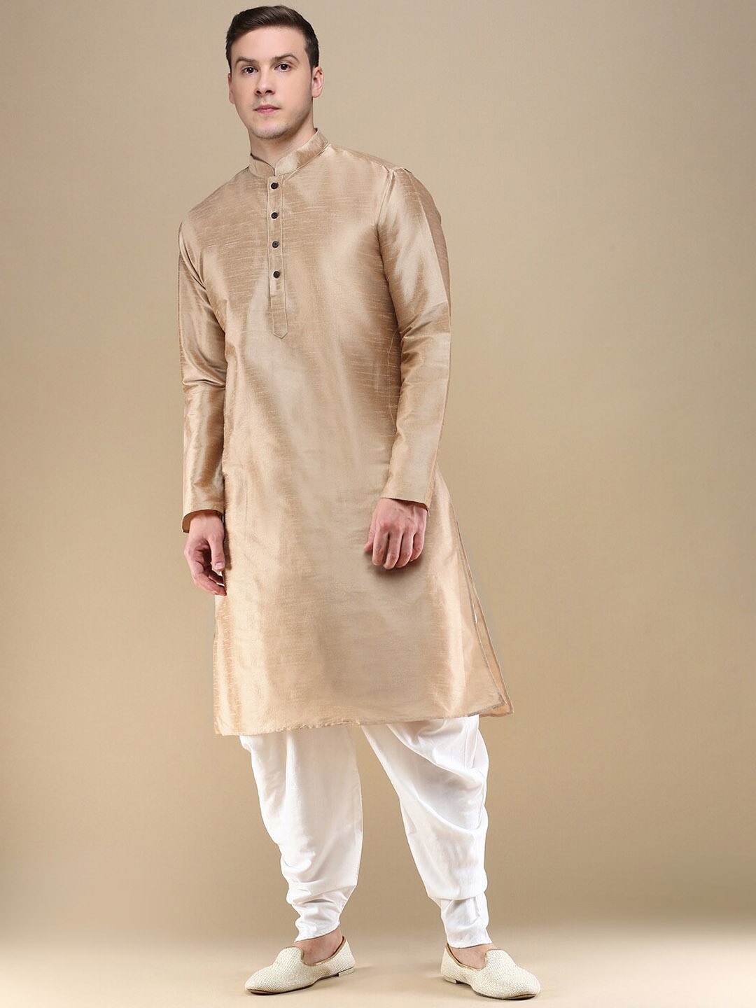 

Anouk Mandarin Collar Long Sleeves Thread Work Kurta, Beige