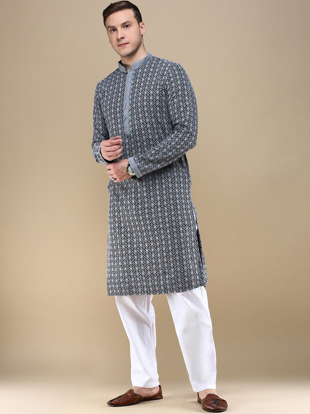 

Anouk Geometric Printed Thread Work Straight Kurta, Grey