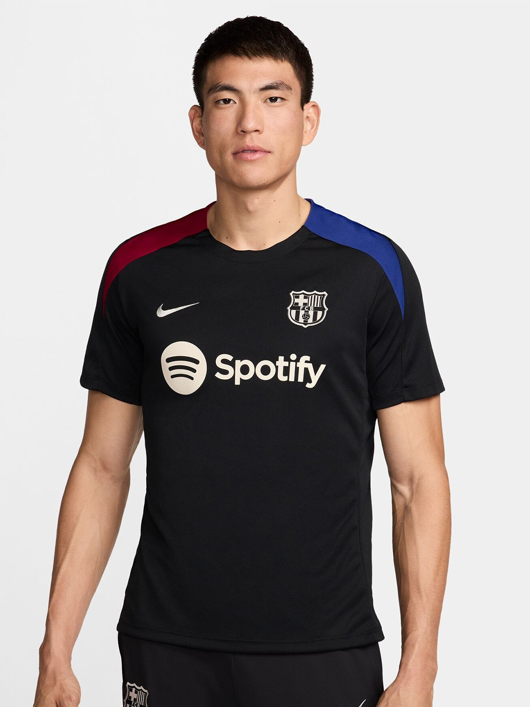 

Nike F.C. Barcelona Strike Men's Nike Dri-FIT Football Short-Sleeve Knit Top, Black