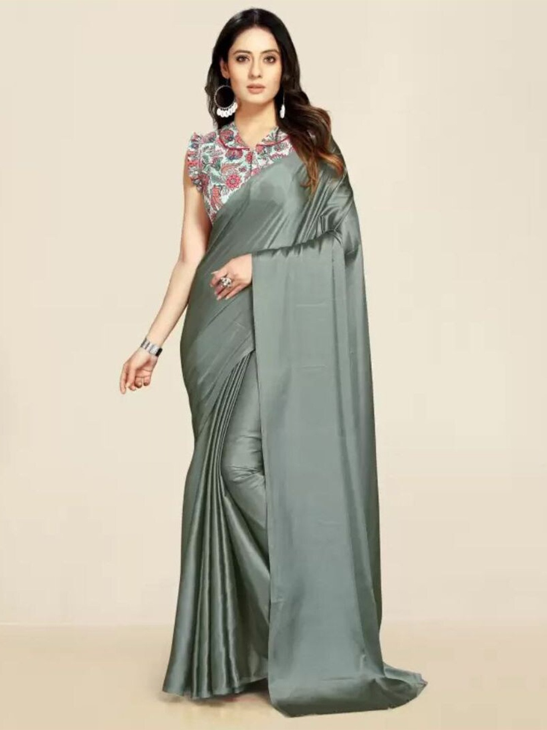 

Aruna Sarees Satin Saree, Green