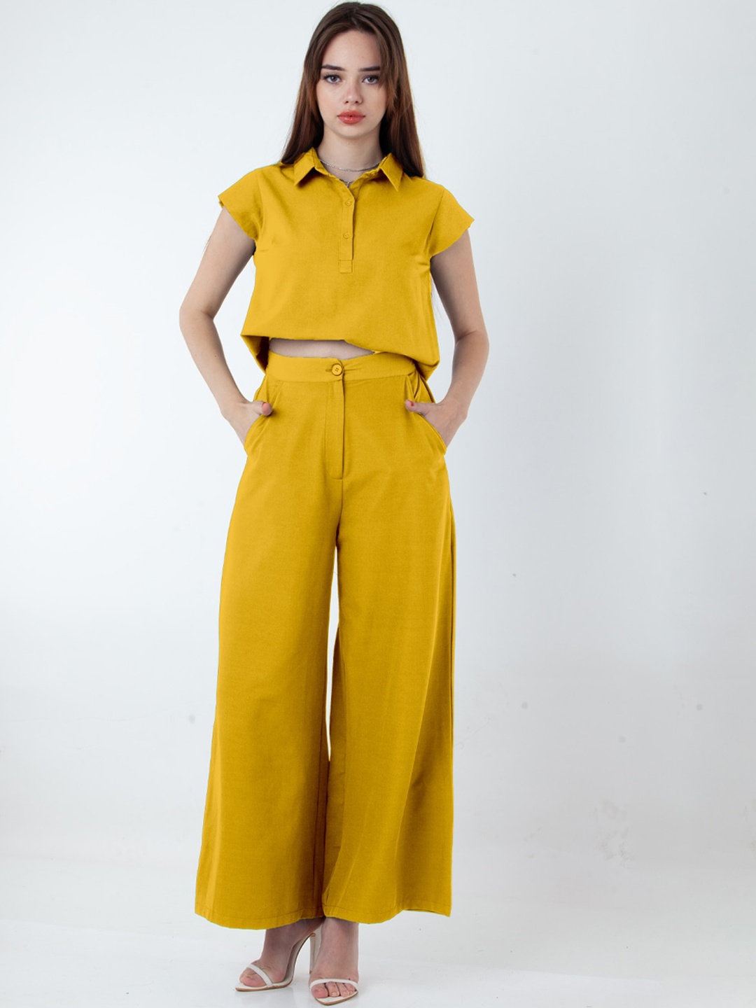 

Zink London Shirt Collar Cap Sleeves Crop Top With Palazzos, Yellow