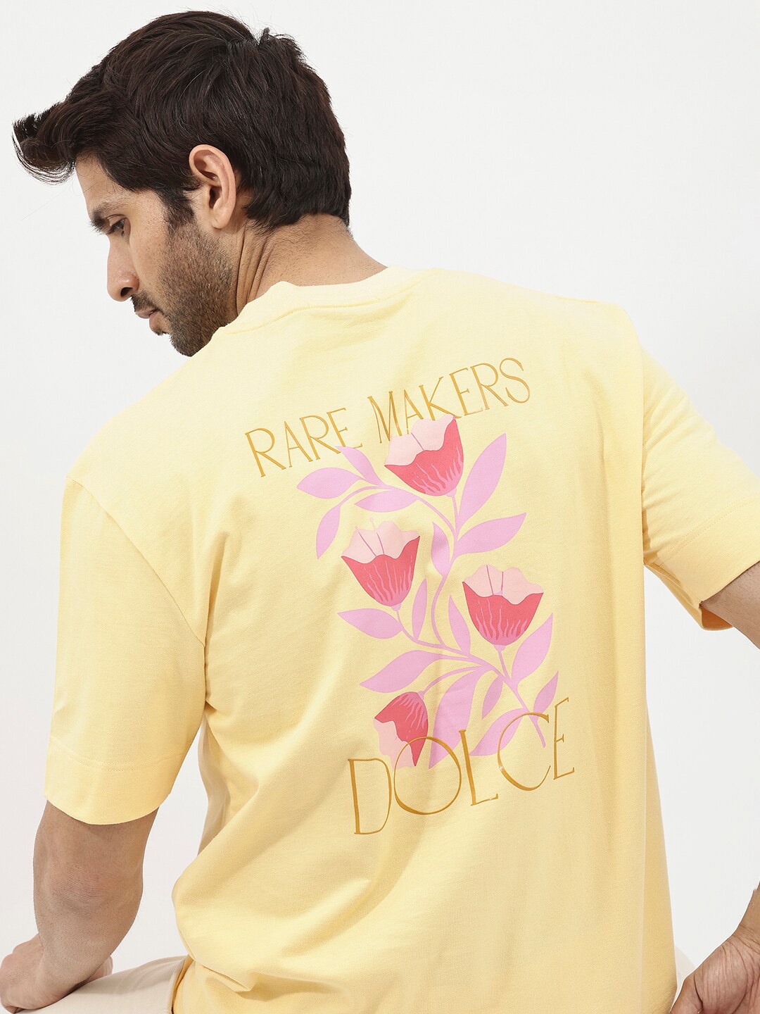 

RARE RABBIT Men Beck Typography Printed Oversized T-Shirt, Yellow