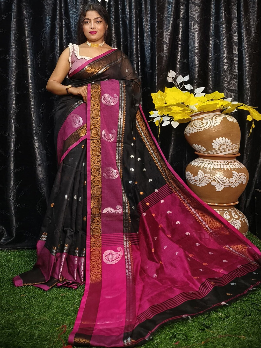 

ODETTE Ethnic Motifs Woven Design Zari Saree, Brown