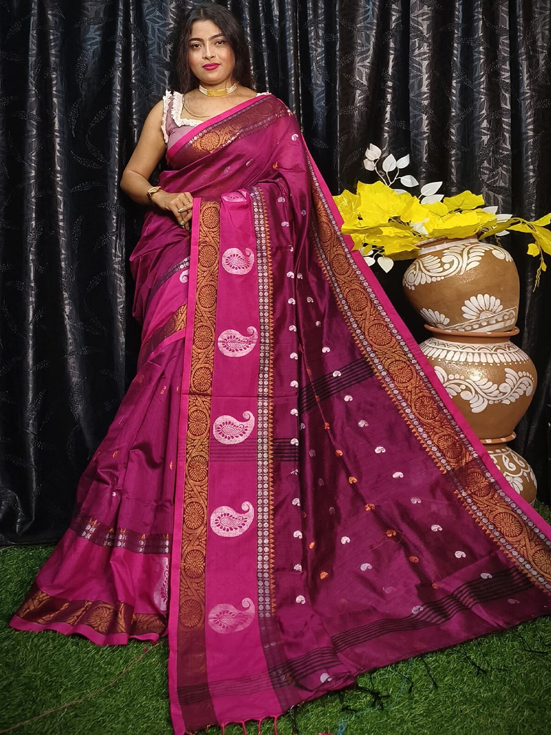 

ODETTE Ethnic Motifs Woven Design Zari Saree, Pink
