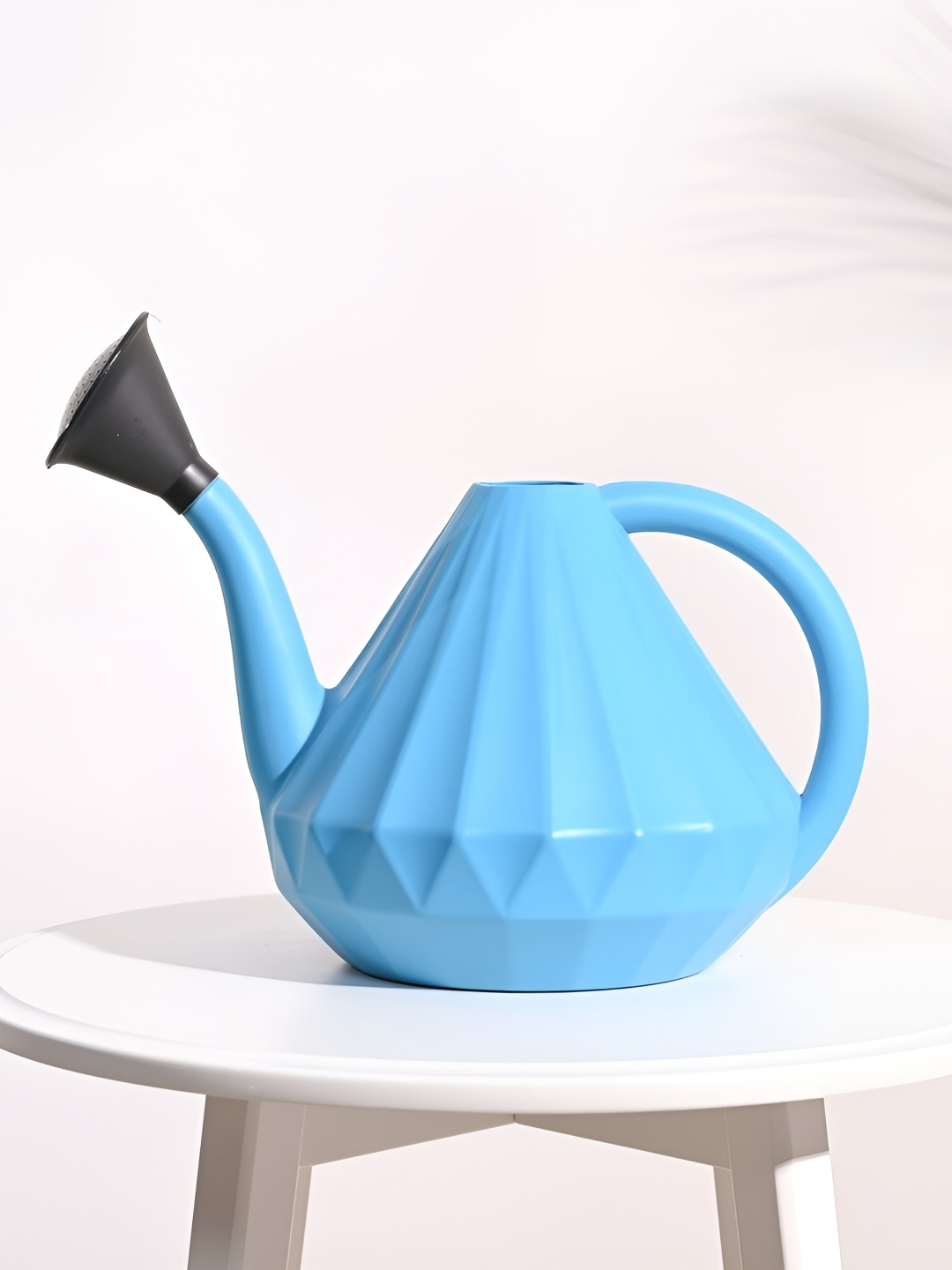 

UGAOO Blue Textured Watering Can