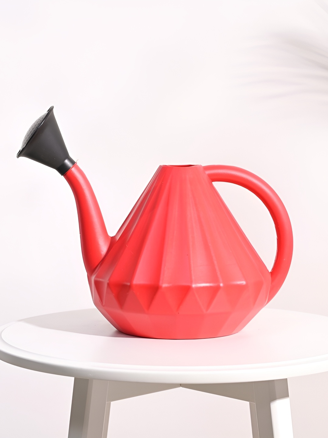 

UGAOO Red Textured Watering Can