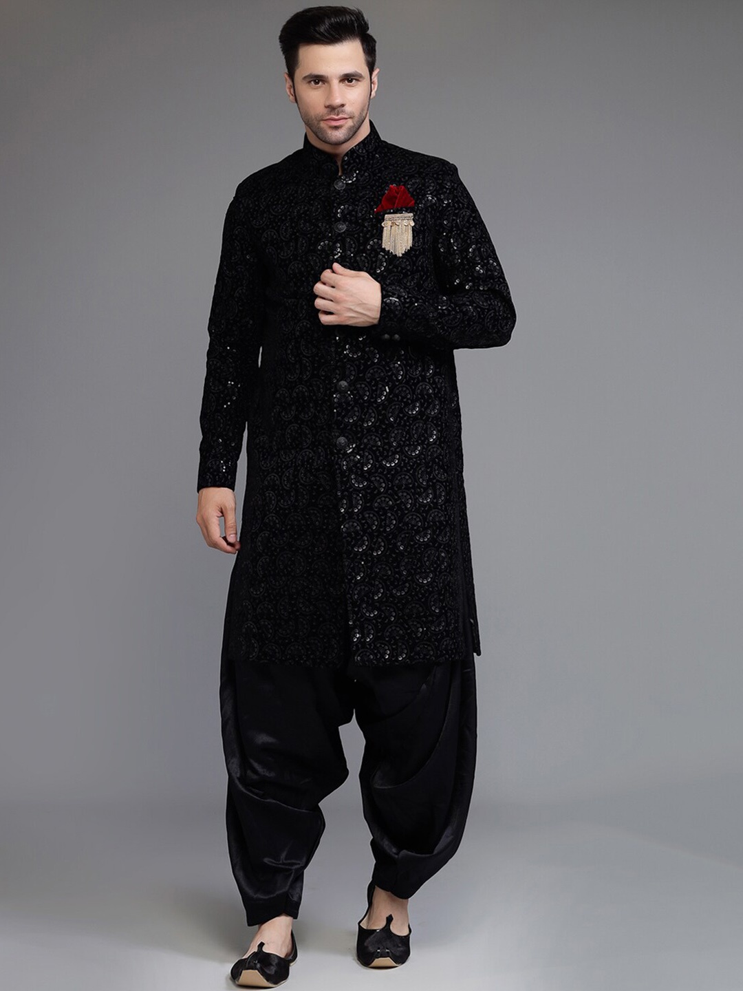 

Utsav Fashion Men Embroidered Sherwani Set, Black