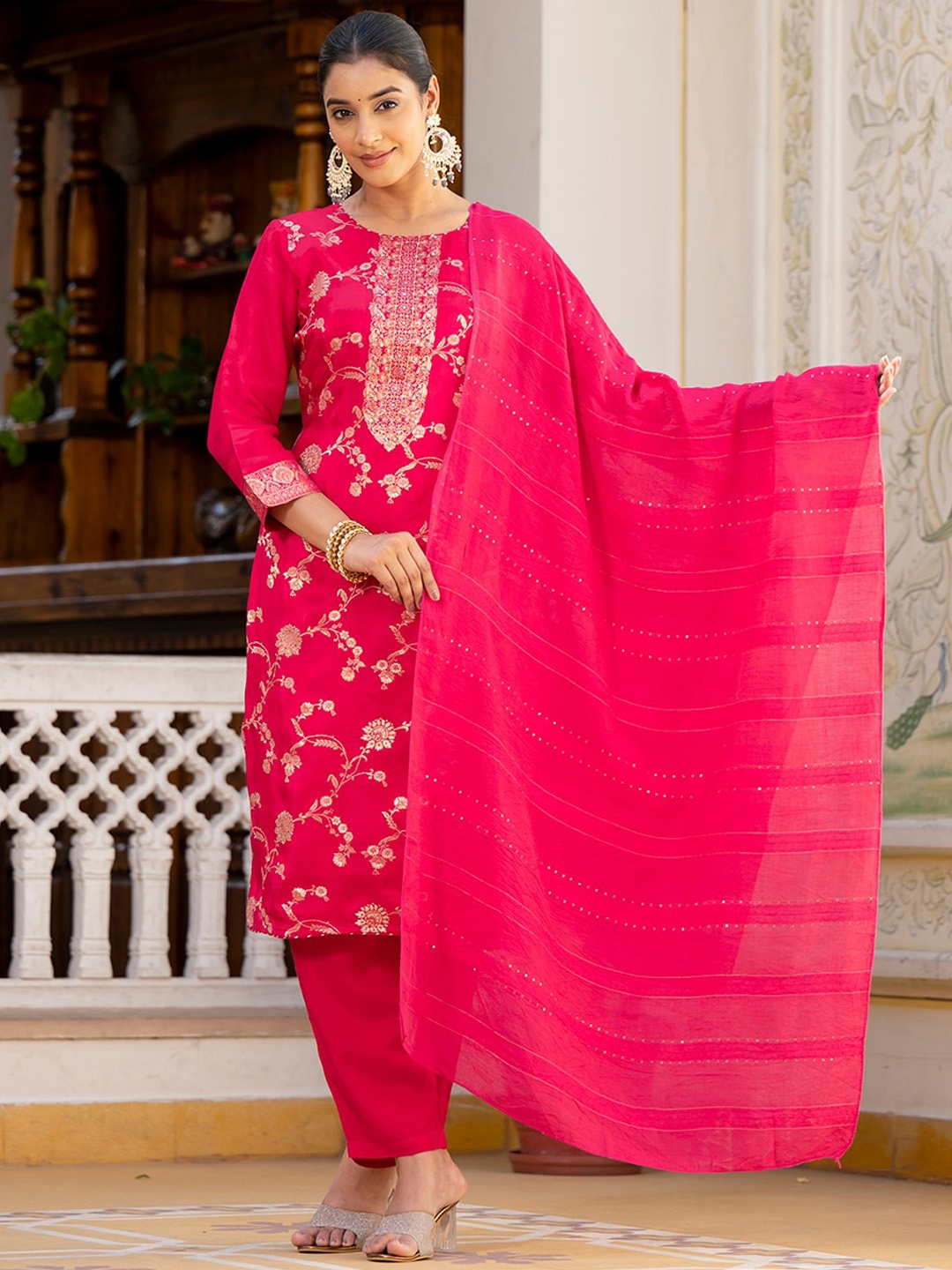 

Varanga Regular Chanderi Silk Kurta with Trouser & Dupatta, Fuchsia