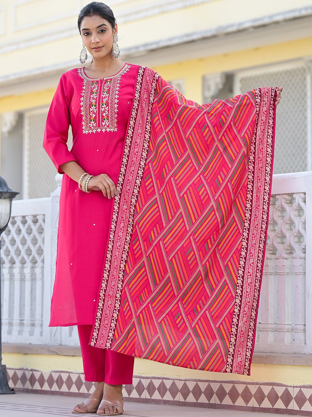 

Varanga Floral Embroidered Regular Thread Work Kurta with Trousers & With Dupatta, Fuchsia