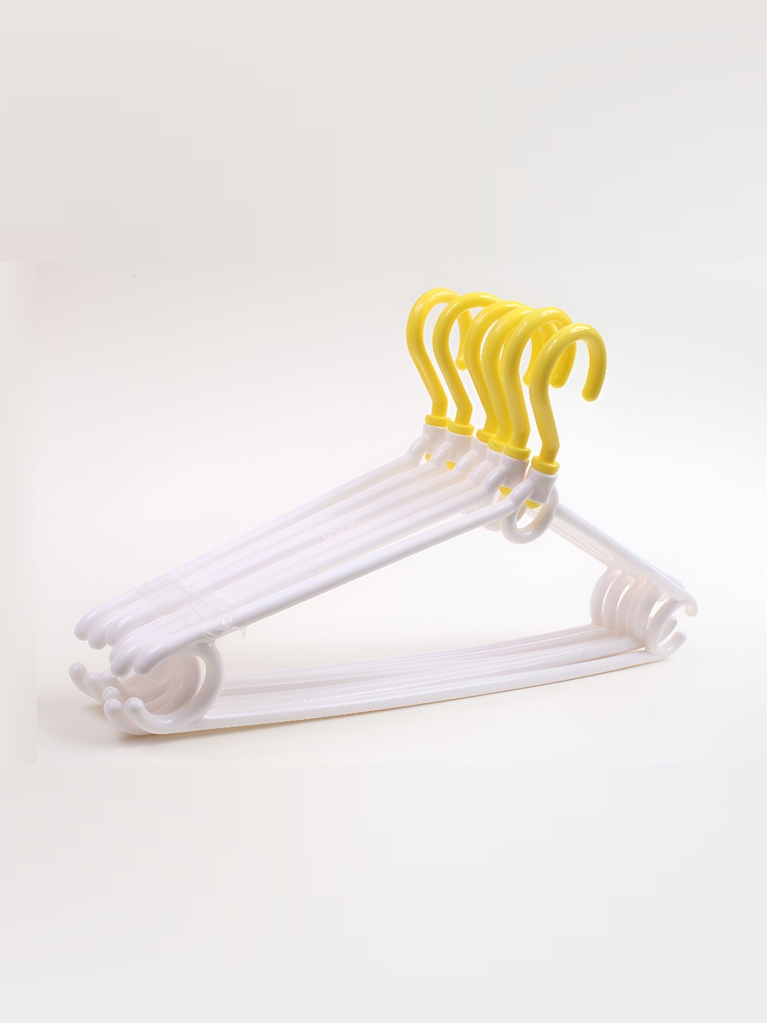 

SINAL White & Yellow 6 Pieces Cloth Hangers