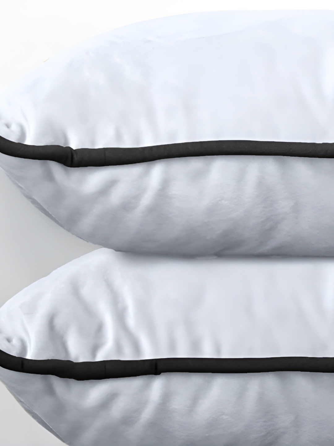 

BIRD WING Black & white 2 Pcs Velvet Square Cushion Covers